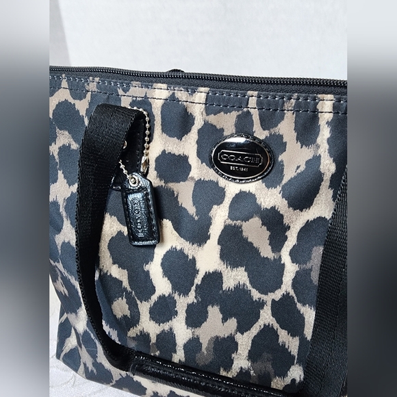 Coach 2FER✨️Coach Small Nylon Tote & Matching Pouch, EUC Like New - Picture 3 of 9